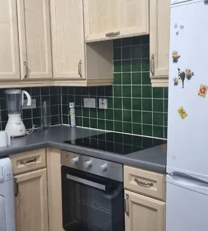 2 Bedroom Apartment - Greater London Дагенем Экстерьер фото